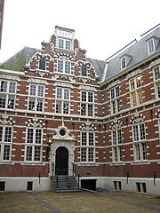 180px-VOC_amsterdam_building.jpg